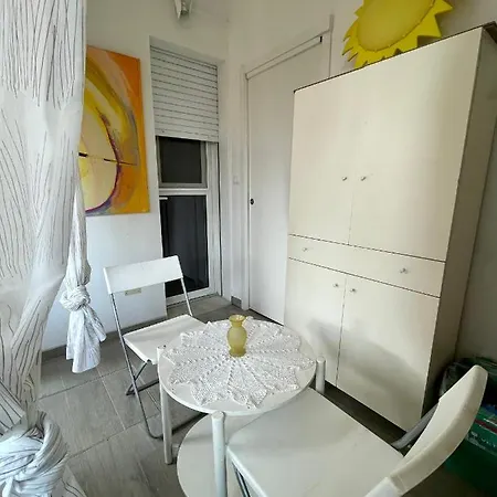 Blink Apartment